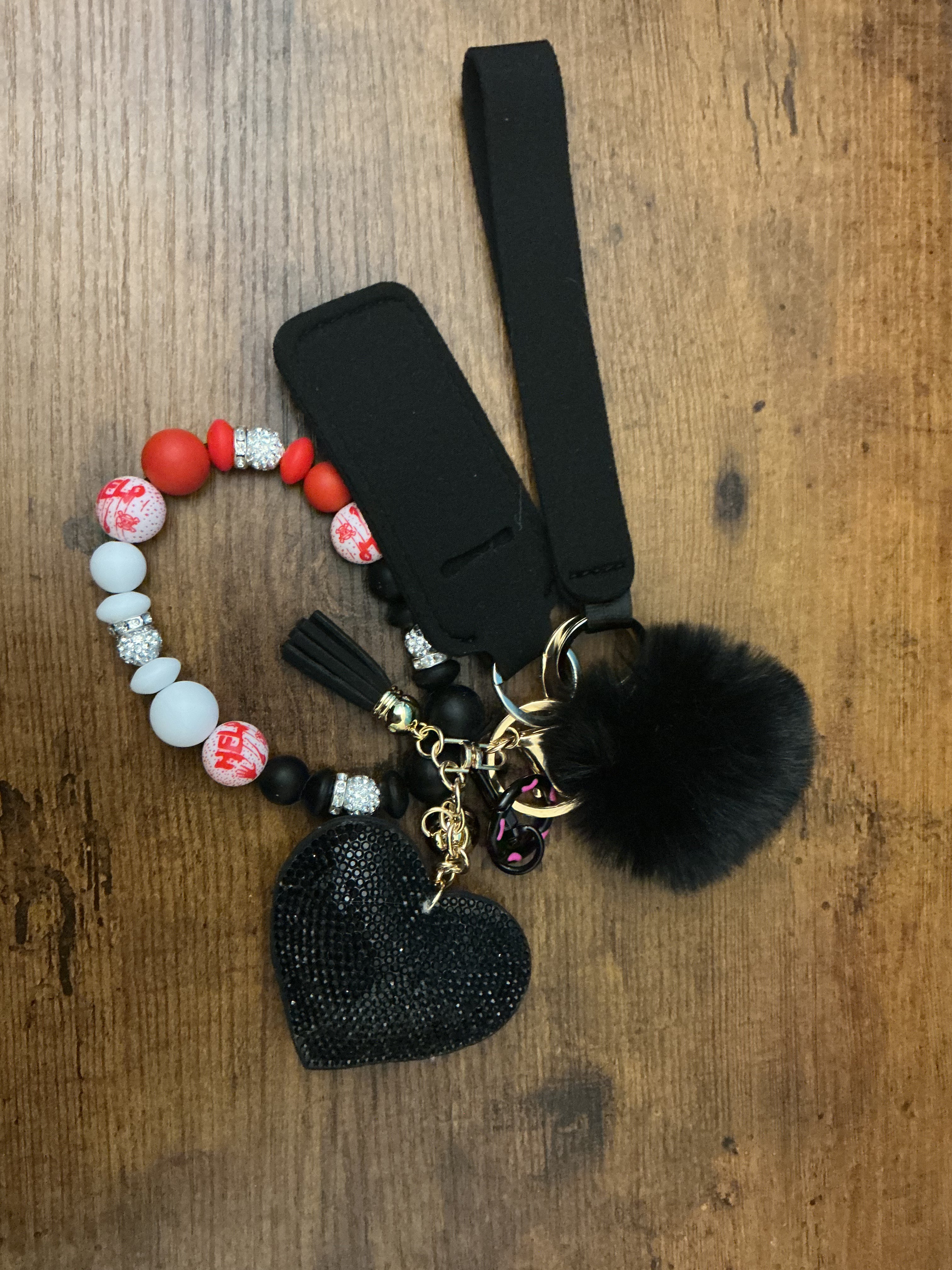 🤍 Custom Beaded Wristlet Keychains🖤